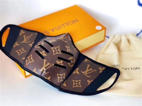 cubrebocas louis vuitton|louis vuitton head gloves.